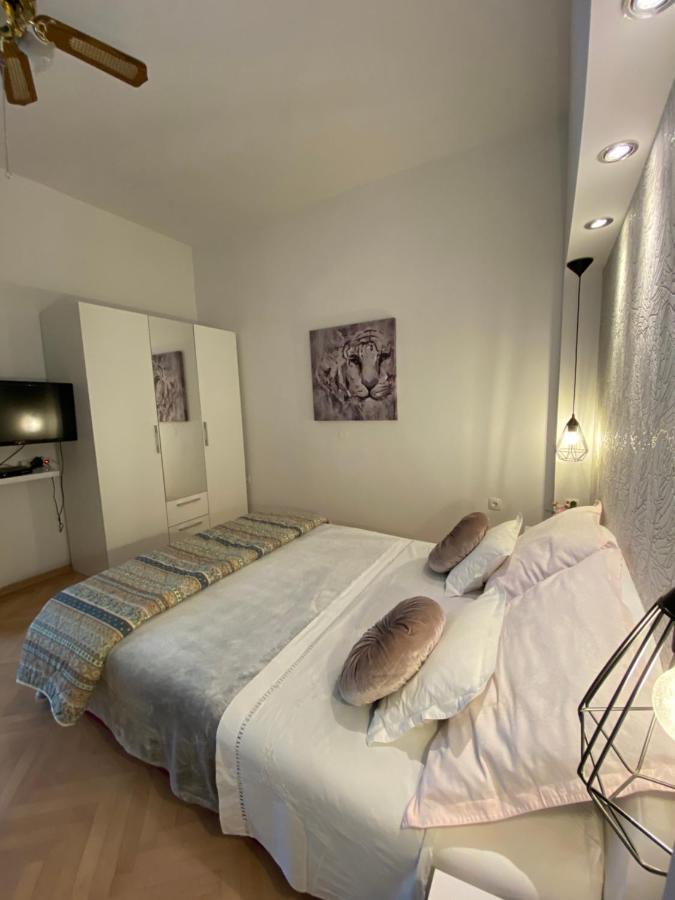 Apartment Sara Trogir Exterior photo